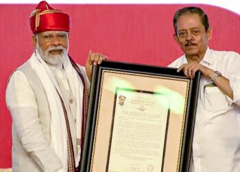 ലോകമാന്യ തിലക് പുരസ്കാരം ഏറ്റുവാങ്ങി പ്രധാനമന്ത്രി; പുരസ്കാര തുക നമാമി ഗംഗേ പദ്ധതിയ്ക്ക് സംഭാവന ചെയ്യും.