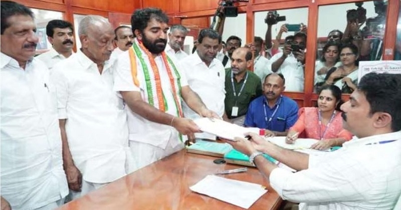 ചാണ്ടി ഉമ്മൻ നാമനിർദ്ദേശ പത്രിക സമർപ്പിച്ചു; കെട്ടിവയ്ക്കാൻ പണം നല്കി സിഒടി നസീറിന്റെ അമ്മ