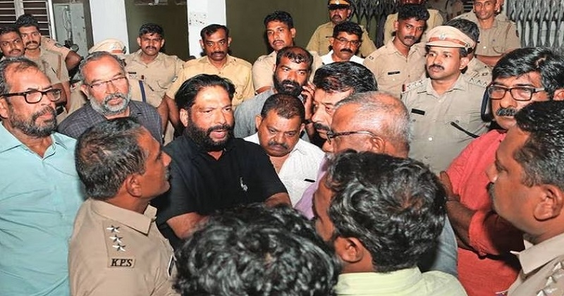 ഡിവൈഎഫ്‌ഐ നേതാവിന് പിഴയിട്ട പോലീസുകാരുടെ സ്ഥലംമാറ്റം റദ്ദാക്കി