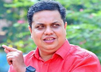 സത്യപ്രതിജ്ഞാ ലംഘനം ; ഷംസീറിനെ സ്പീക്കർ സ്ഥാനത്തുനിന്ന് പുറത്താക്കണം: രാഷ്ട്രപതിക്ക് പരാതി