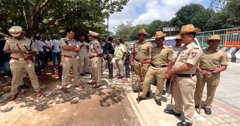 കര്ണാടക ബന്ദ്: കാവേരി വിഷയത്തില് വ്യാപകപ്രതിഷേധം; 4 വിമാന സർവീസുകൾ റദ്ദാക്കി