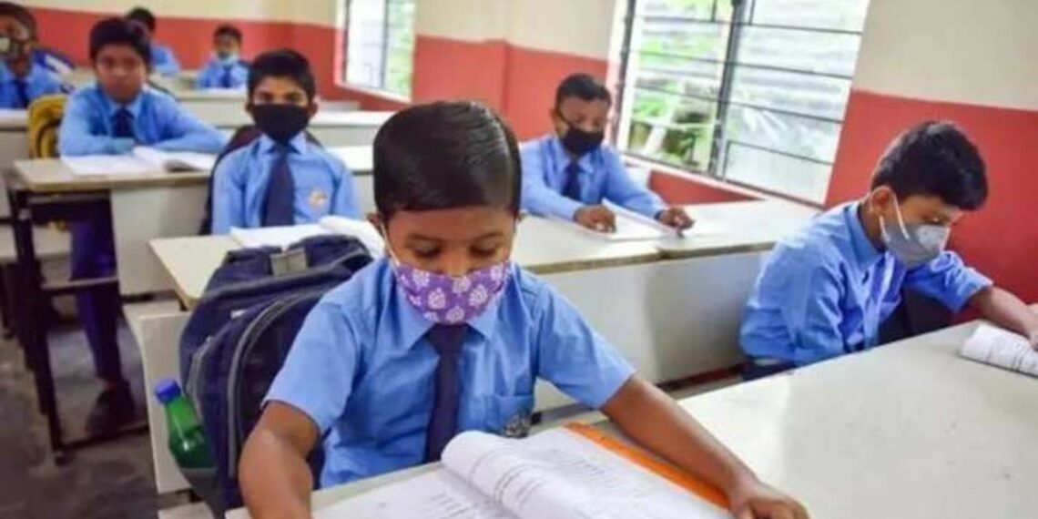 “കോഴിക്കോട് വിദ്യാഭ്യാസ സ്ഥാപനങ്ങൾക്ക് അനിശ്ചിതകാല അവധി”, ഉത്തരവ് തിരുത്തി