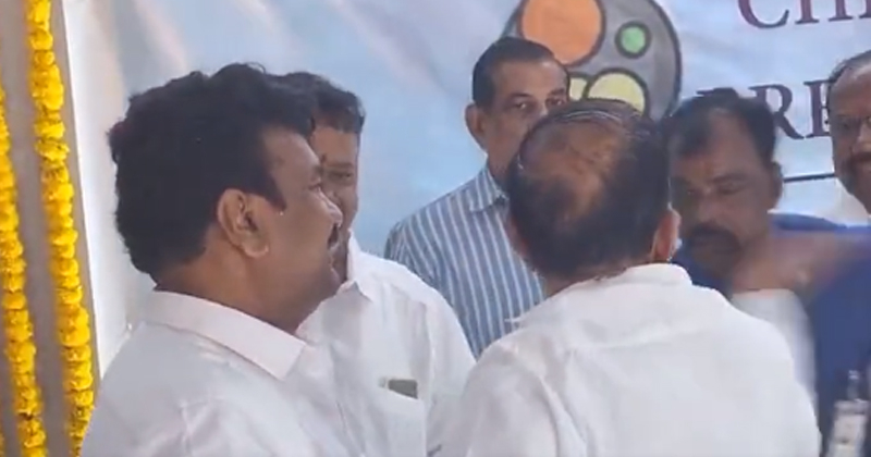 പൂച്ചെണ്ട് കിട്ടിയില്ല; സുരക്ഷാ ഉദ്യോഗസ്ഥന്റെ മുഖത്തടിച്ച് ആഭ്യന്തര മന്ത്രി