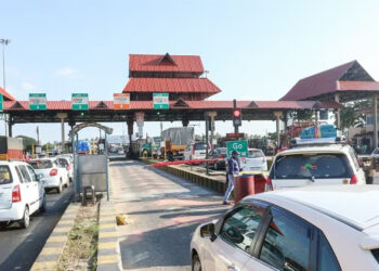 സാമ്പത്തിക ക്രമക്കേട് ; പാലിയേക്കര ടോള്‍ പ്ലാസയില്‍ ഇഡി റെയ്ഡ്