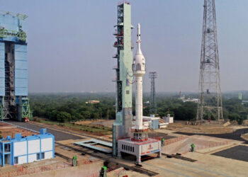 ഗഗൻയാൻ വിക്ഷേപണം; അനിശ്ചിതത്വം, ഒടുവിൽ കുതിച്ചുയർന്നു