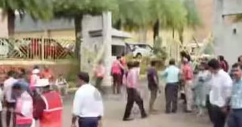 കൊച്ചിയിൽ വൻ സ്ഫോടനം; ഒരാൾ കൊല്ലപ്പെട്ടു. ഭീകര വിരുദ്ധ സംഘം സ്ഥലത്ത്