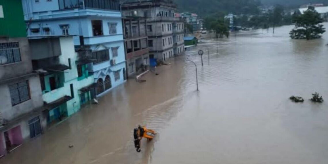 17 മരണം, 200 ലേറെ പേരെ കാണാനില്ല – ദുരന്തഭൂമിയായി സിക്കിം