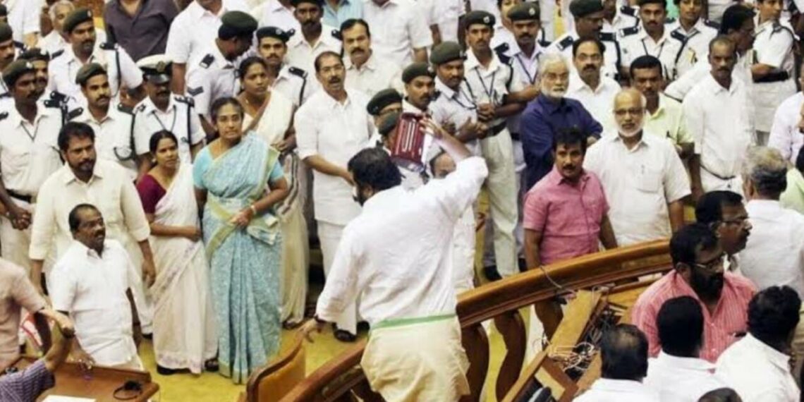 നിയമസഭ കയ്യാങ്കളി കേസ്; തുടരന്വേഷണം അപൂർണമാണെന്ന് പ്രതികൾ