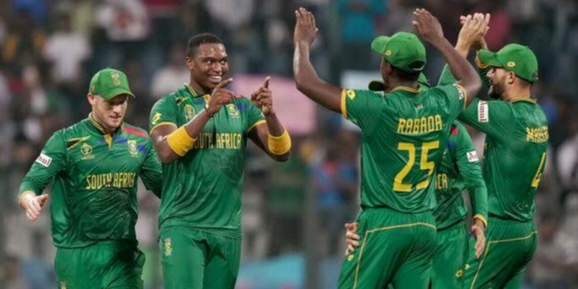 ചാമ്പ്യന്മാർക്ക് ദാരുണ തോൽവി – അടിച്ചു കസറി ദക്ഷിണാഫ്രിക്ക