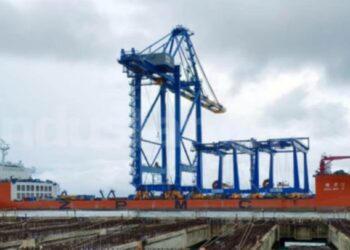 ഷെൻഹുവ 15 ൽ നിന്ന് മൂന്നാമത്തെ ക്രെയിനും ബർത്തിലിറക്കി – നാളെ മടക്കം