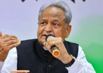 ‘തെരുവുനായ്ക്കളെക്കാൾ ഇഡി ഉദ്യോഗസ്ഥരാണ് രാജ്യത്ത് അലഞ്ഞു നടക്കുന്നത്’; ഗെലോട്ട്