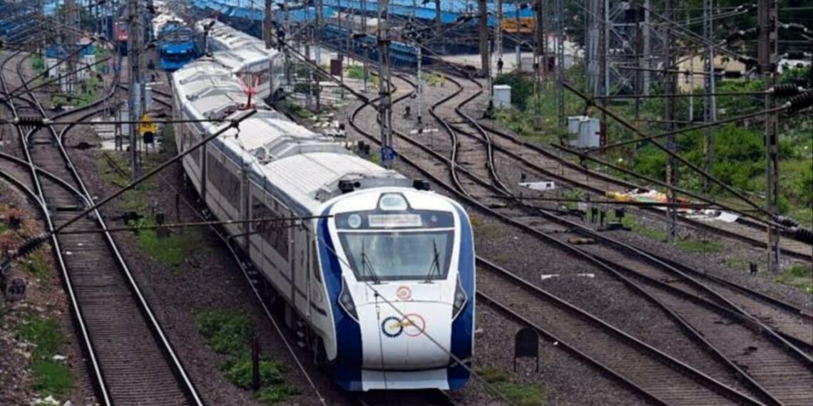 മറ്റു ട്രെയിനുകളുടെ വഴി മുടക്കുന്നത് വന്ദേ ഭാരതല്ല; ട്രെയിനുകൾ ഓടുന്നത് കൃത്യസമയത്ത്