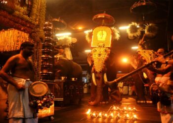 ചരിത്ര പ്രസിദ്ധമായ ഗുരുവായൂർ ഏകാദശി നാളെ; ഇന്ന് നടയടക്കില്ല