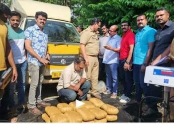 വാളയാർ വഴിയും ലഹരിഒഴുകുന്നു; 42 കിലോ കഞ്ചാവുമായി മലപ്പുറം സ്വദേശി പിടിയിൽ. ഒളിപ്പിച്ചത് രഹസ്യ അറയിൽ