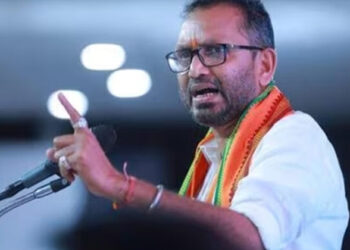 കേസുകളെ നെഞ്ചും വിരിച്ച് നേരിടും, വർഗീയ ചേരിതിരുവുണ്ടാക്കി വോട്ട് നേടാനാണ് സംസ്ഥാന സർക്കാർ ശ്രമിക്കുന്നത്: കെ സുരേന്ദ്രൻ