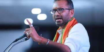കേസുകളെ നെഞ്ചും വിരിച്ച്‌  നേരിടും, വർഗീയ ചേരിതിരുവുണ്ടാക്കി വോട്ട് നേടാനാണ് സംസ്ഥാന സർക്കാർ ശ്രമിക്കുന്നത്: കെ സുരേന്ദ്രൻ