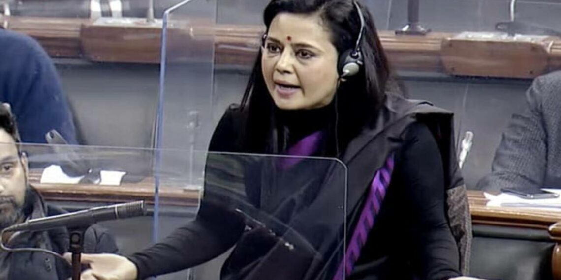 രാത്രി ഫോണ്‍ ചെയ്യുന്നതാരെ എന്നതടക്കം ചോദ്യങ്ങള്‍; എത്തിക്‌സ് കമ്മിറ്റി ഹിയറിങ്ങില്‍ നിന്ന് മഹുവ മൊയ്ത്ര ഇറങ്ങിപ്പോയി