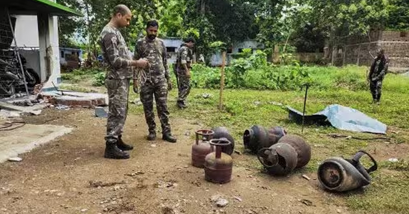 കമ്മ്യൂണിസ്റ്റ് ഭീകരർ നാല് പേരെ കൊലപ്പെടുത്തി; സംഭവം പ്രധാനമന്ത്രിയുടെ സന്ദർശനത്തിന് തൊട്ട് മുൻപ്