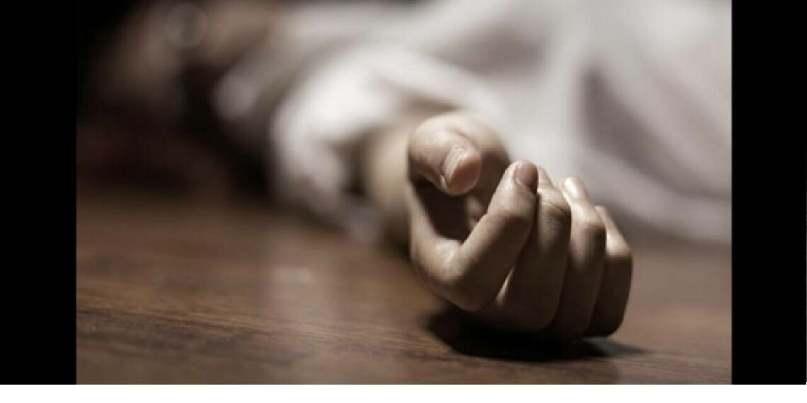 അന്യമതസ്ഥനെ പ്രണയിച്ചതിന്റെ പേരിൽ പിതാവ് വിഷം കുടിപ്പിച്ച പെൺകുട്ടി മരിച്ചു