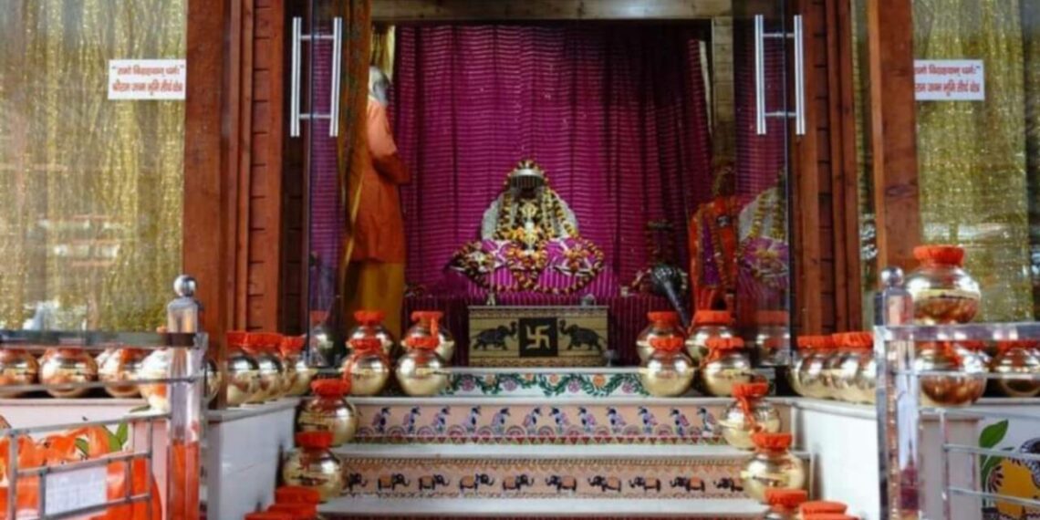 അയോധ്യ ക്ഷേത്ര പ്രതിഷ്ഠയ്ക്കുള്ള അക്ഷത കലശങ്ങൾ കൈമാറി