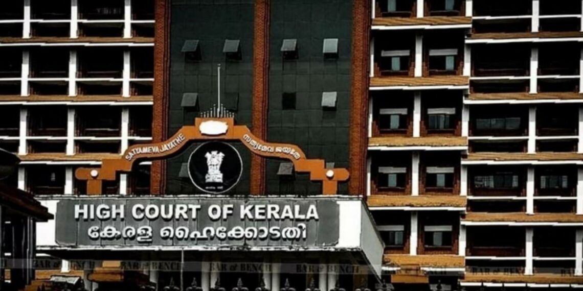 ‘നവകേരള യാത്രയ്ക്ക് സ്‌കൂള്‍ ബസ് വേണ്ട;’ വിദ്യാഭ്യാസ ഡയറക്ടറുടെ ഉത്തരവ് സ്റ്റേ ചെയ്ത് ഹൈക്കോടതി