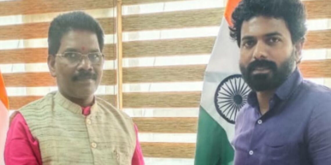 കേരളീയം പരിപാടിയിൽ ഗോത്രവർഗ വിഭാഗങ്ങളെ മോശമായി  ചിത്രീകരിച്ച സംഭവം; കേന്ദ്രത്തിന് പരാതി