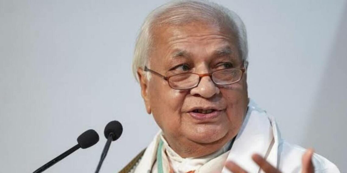 “നീന്തൽക്കുളത്തിനും ആഘോഷത്തിനും കോടികളുണ്ട്, പെൻഷനും റേഷനും പണമില്ല”; സർക്കാരിനെ പരിഹസിച്ച് ഗവർണർ 