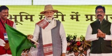 റെയിൽ, റോഡ്, വിദ്യാഭ്യാസം, പ്രകൃതിവാതകം; ഝാർഖണ്ഡിൽ 7200 കോടിയുടെ വികസന പദ്ധതികൾ ഉദ്ഘാടനം ചെയ്ത് പ്രധാനമന്ത്രി നരേന്ദ്രമോദി