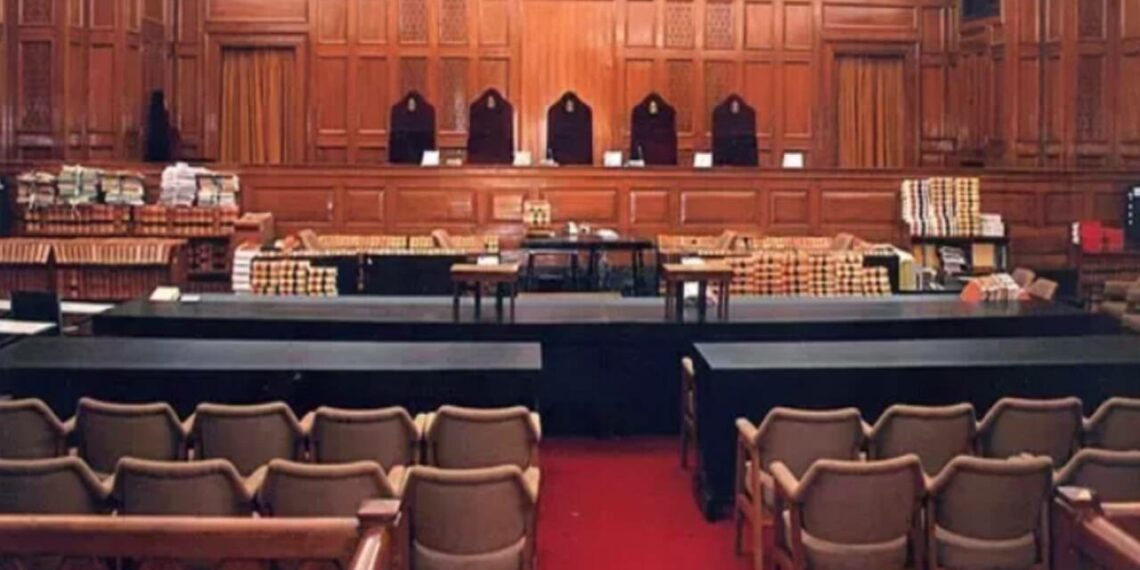 ‘മൈ ലോഡ്’ എന്ന് വിളിക്കാതിരുന്നാൽ ശമ്പളത്തിന്റെ പകുതി തരാമെന്ന് അഭിഭാഷകരോട് സുപ്രിംകോടതി