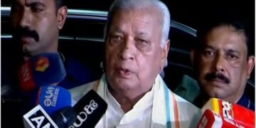 തെരുവിലെങ്കില്‍ അങ്ങനെയാകട്ടെയെന്ന് എസ്എഫ്ഐയോട് ഗവര്‍ണര്‍; മുഖ്യമന്ത്രി തനിക്കെതിരെ ഗൂഢാലോചന നടത്തിയെന്ന് ഗുരുതര ആരോപണം.