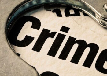 അച്ഛനും മകനും വെട്ടേറ്റു. വെട്ടിയത് അയൽവാസി