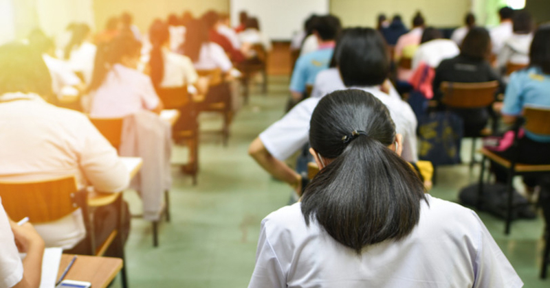 No 1; സ്വന്തം പേര് തെറ്റില്ലാതെ എഴുതാൻ അറിയാത്തവർക്കും, അക്ഷരം കൂട്ടിവായിക്കാൻ അറിയാത്തവർക്കും എ യും , എ പ്ലസും; ഇത് ചതിയാണ് : വിദ്യാഭ്യാസ ഡയറക്ടർ