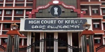 നാടകത്തിലൂടെ രാജ്യത്തെയും പ്രധാനമന്ത്രിയെയും അപമാനിച്ചു; രണ്ട് ഉദ്യോഗസ്ഥരെ സസ്പെൻഡ് ചെയ്ത് ഹൈക്കോടതി