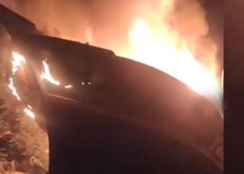 ബേപ്പൂരിൽ ബോട്ടിന് തീപിടിച്ചു