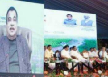 കേരളത്തിന് ഗ്രീന് ഫീല്ഡ് കോറിഡോര് പദ്ധതി പ്രഖ്യാപിച്ച് നിധിന് ഗഡ്കരി; സംസ്ഥാനത്തിന് അഭിനന്ദനം