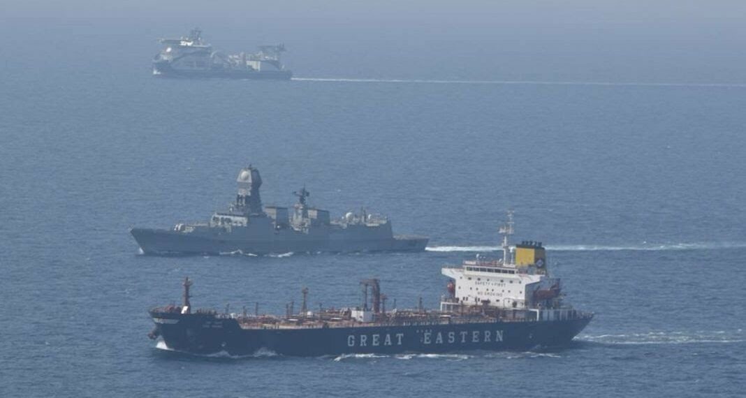 കടൽക്കൊള്ളക്കാർ റാഞ്ചിയ ലൈബീരിയൻ കപ്പൽ ഇന്ത്യ മോചിപ്പിച്ചു; കൊള്ളക്കാരെ  നേരിട്ടത് മാർക്കോസ് കമാൻഡോ സംഘം