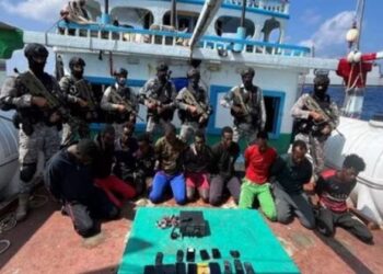 19 പാക് മത്സ്യത്തൊഴിലാളികളെ രക്ഷപ്പെടുത്തി ഇന്ത്യന്‍ നാവികസേന