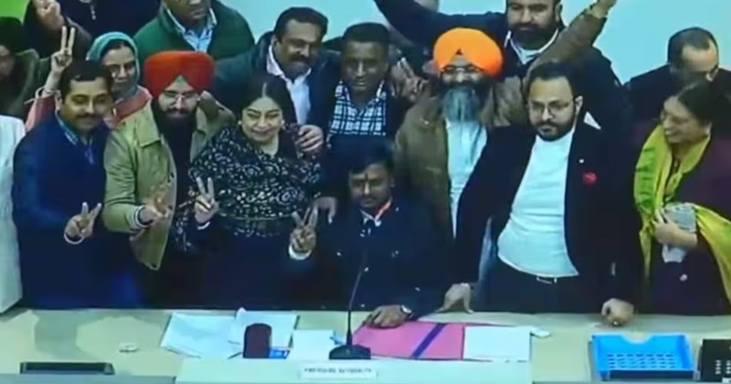 ചണ്ഡീഗഢ്‌ അടിതെറ്റി ‘ഇന്ത്യ’ സഖ്യം; മേയര്‍ സ്ഥാനം പിടിച്ച് ബി.ജെ.പി