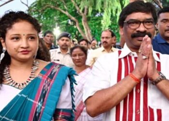 ഭാര്യയെ മുഖ്യമന്ത്രിയാക്കാൻ ഹേമന്ത് സോറൻ; നീക്കം അറസ്റ്റ് മുന്നിൽ കണ്ട്