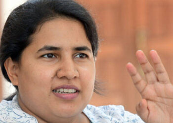 കേസ് വാദിക്കാൻ ഒറ്റ ദിവസത്തെ ഫീസ് 25 ലക്ഷം; വീണ വിജയൻ കേസ് വാദിക്കുന്നത് സുപ്രീം കോടതി അഭിഭാഷകൻ