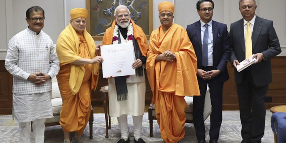 അബുദാബി ബാപ്പ്സ് ഹിന്ദു മന്ദിർ പ്രധാനമന്ത്രി നരേന്ദ്ര മോദി ഇന്ന് ഭക്തർക്കായി സമർപ്പിക്കും