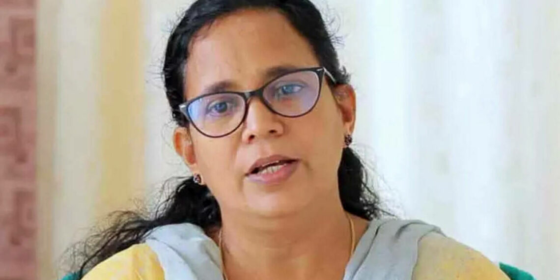 ‘വടകരയിൽ കെ.കെ ശൈലജ  മത്സരിക്കാതിരിക്കുന്നതാണ് നല്ലത്. ദയനീയ പരാജയമാവും’; കെ.കെ രമ