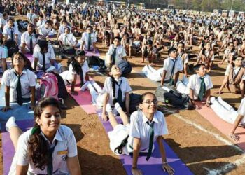 സ്കൂളുകളിൽ സൂര്യനമസ്കാരം നിർബന്ധമാക്കി;എതിർപ്പുമായി മുസ്ലിം സംഘടനകൾ