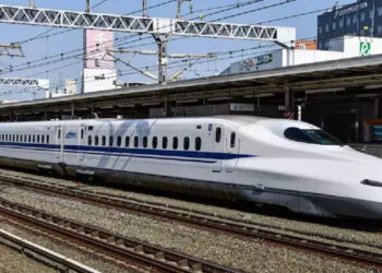 320 കിലോമീറ്റർ വേഗതയിൽ തുരങ്കത്തിലൂടെ ഒരു ‘മിന്നൽ യാത്ര’; ഇന്ത്യൻ റെയിൽവേയുടെ തലവര മാറ്റാൻ ബുള്ളറ്റ് ട്രെയിൻ