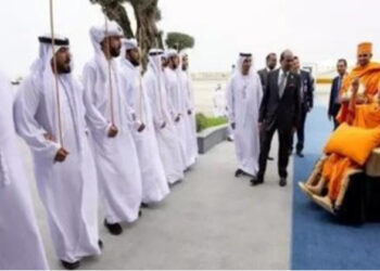 യുഎയിലേക്ക് സ്വാഗതം താങ്കളുടെ സാന്നിധ്യത്താൽ   ഞങ്ങളുടെ രാഷ്ട്രം അനുഗ്രഹീതമാണ് ; സ്വാമി മഹന്ത്  മഹാരാജിന് അബുദാബിയിൽ വൻവരവേൽപ്പ്