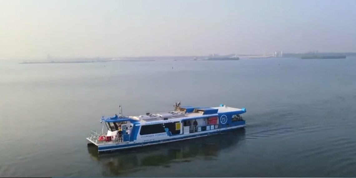 ആദ്യ ഇന്ത്യൻ നിർമിത ഹൈഡ്രജൻ യാനം കൊച്ചിയിൽ; പ്രധാനമന്ത്രി ഇന്ന് രാജ്യത്തിന് സമർപ്പിക്കും