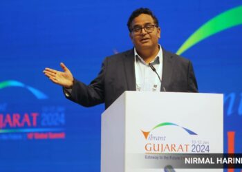 ഒടുവിൽ, സ്വന്തം കമ്പനിയിൽ നിന്ന് പുറത്തായി വിജയ് ശേഖർ ശർമ്മ; പേയ്‍ടിഎം ചെയർമാൻ രാജിവച്ചു