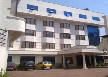 കൊച്ചി ബാറിലെ വെടിവെയ്പ്; വാടക കാർ കേന്ദീകരിച്ച്  നടത്തിയ അന്വേഷണത്തിൽ 3 പേർ പിടിയിൽ