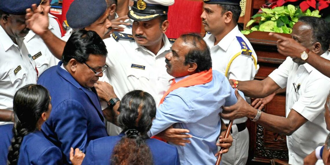 കർണാടക നിയമസഭയിലെ പാക് അനുകൂല മുദ്രാവാക്യം: മൂന്ന് പേർ അറസ്റ്റിൽ