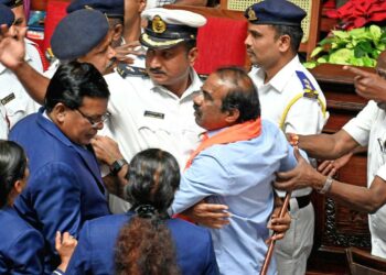 കർണാടക നിയമസഭയിലെ പാക് അനുകൂല മുദ്രാവാക്യം: മൂന്ന് പേർ അറസ്റ്റിൽ